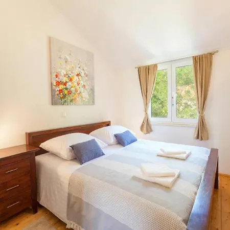 In With Pool Near Seabeach 빌라 투체피