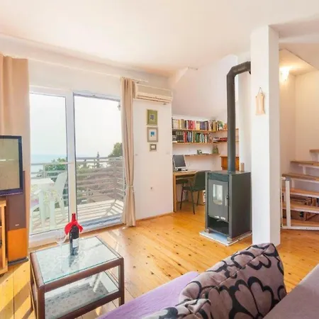 Vila In With Pool Near Seabeach *
