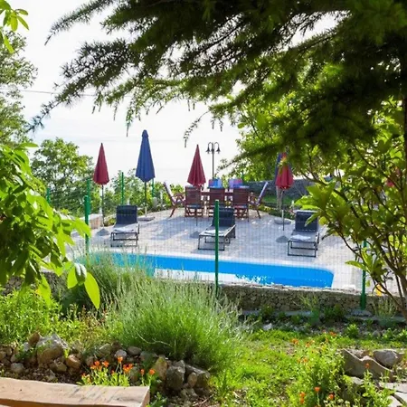 빌라 In With Pool Near Seabeach