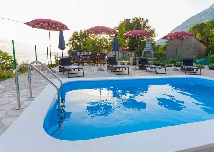 빌라 In With Pool Near Seabeach 투체피