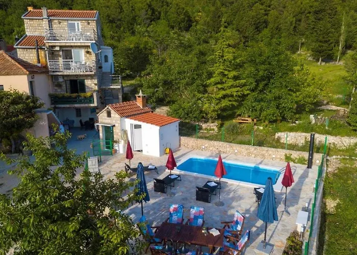 In With Pool Near Seabeach 빌라