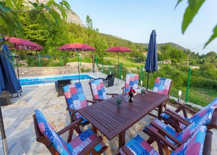 In With Pool Near Seabeach 빌라 *