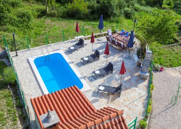 In With Pool Near Seabeach *