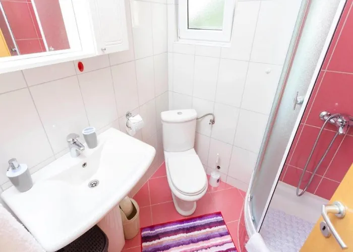 In With Pool Near Seabeach 빌라 투체피