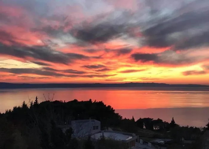 In With Pool Near Seabeach